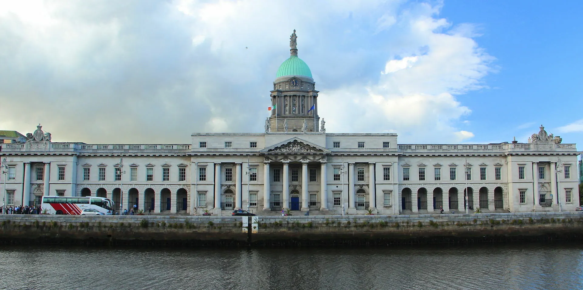 Fleet Street Apartment Dublin 0*,  Irsko
